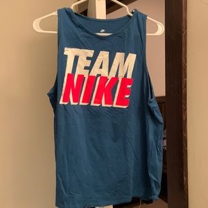 Women’s large Nike tee athletic cut